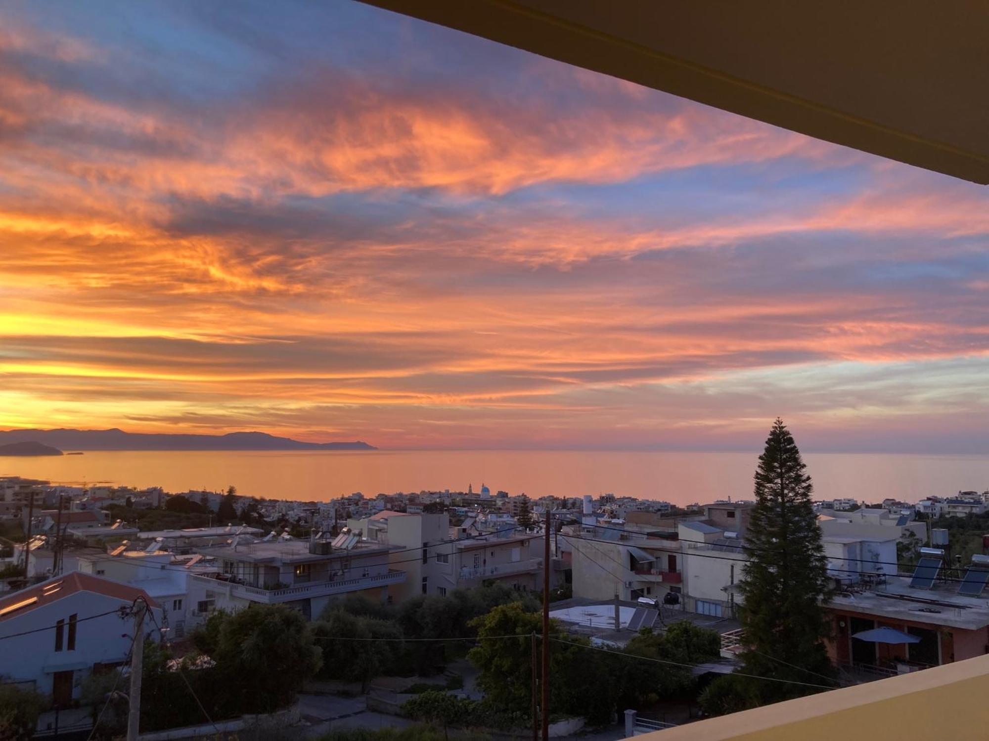 Stephanie'S Place - Charming Apartment With Sea View 하니아 외부 사진